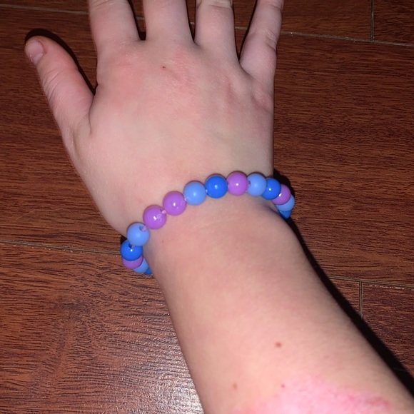 This is a bracelet - Picture 2 of 2